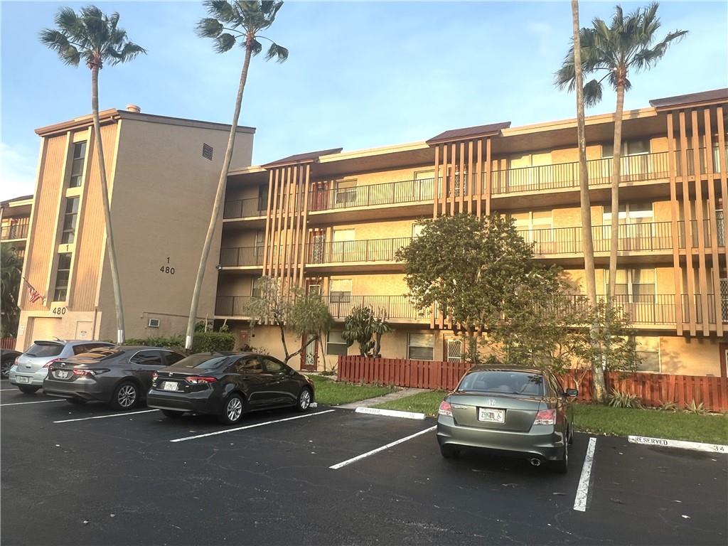 Palm Lakes Condo - Residential Lease