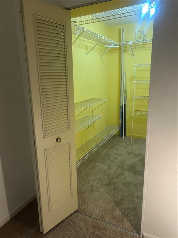 Palm Lakes Condo - Residential Lease