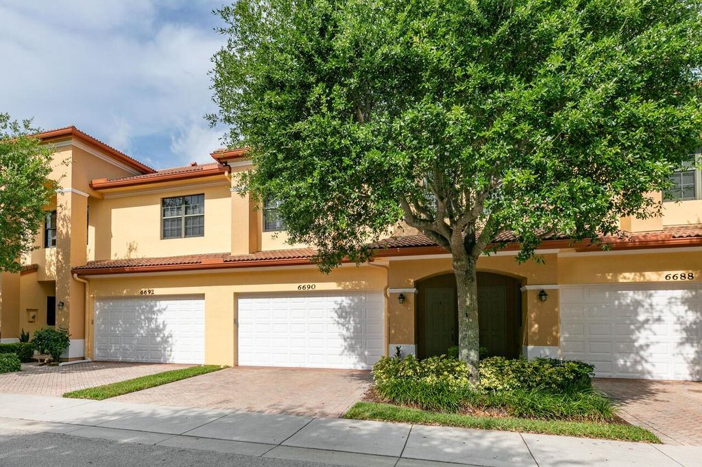 Photo of 6690 SE Woodmill Pond Lane, Stuart, FL 34997 (MLS # R10978225)