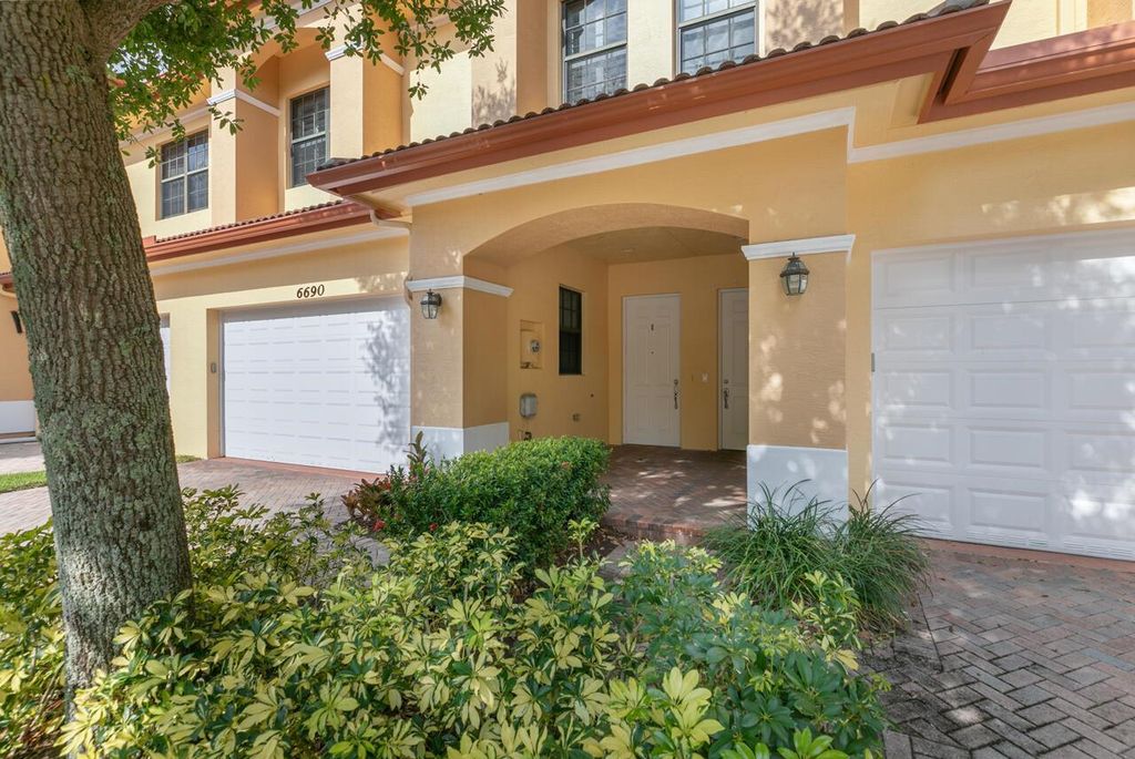 Photo of 6690 SE Woodmill Pond Lane, Stuart, FL 34997 (MLS # R10978225)