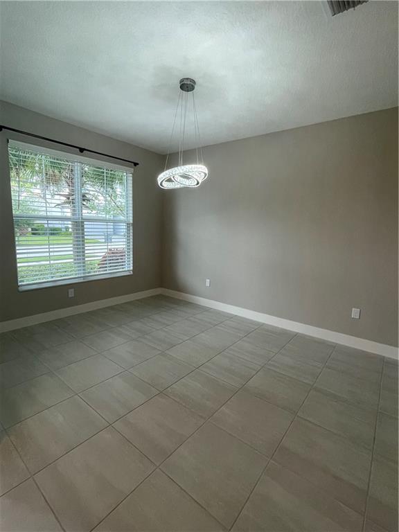 DAKOTA - Residential Lease