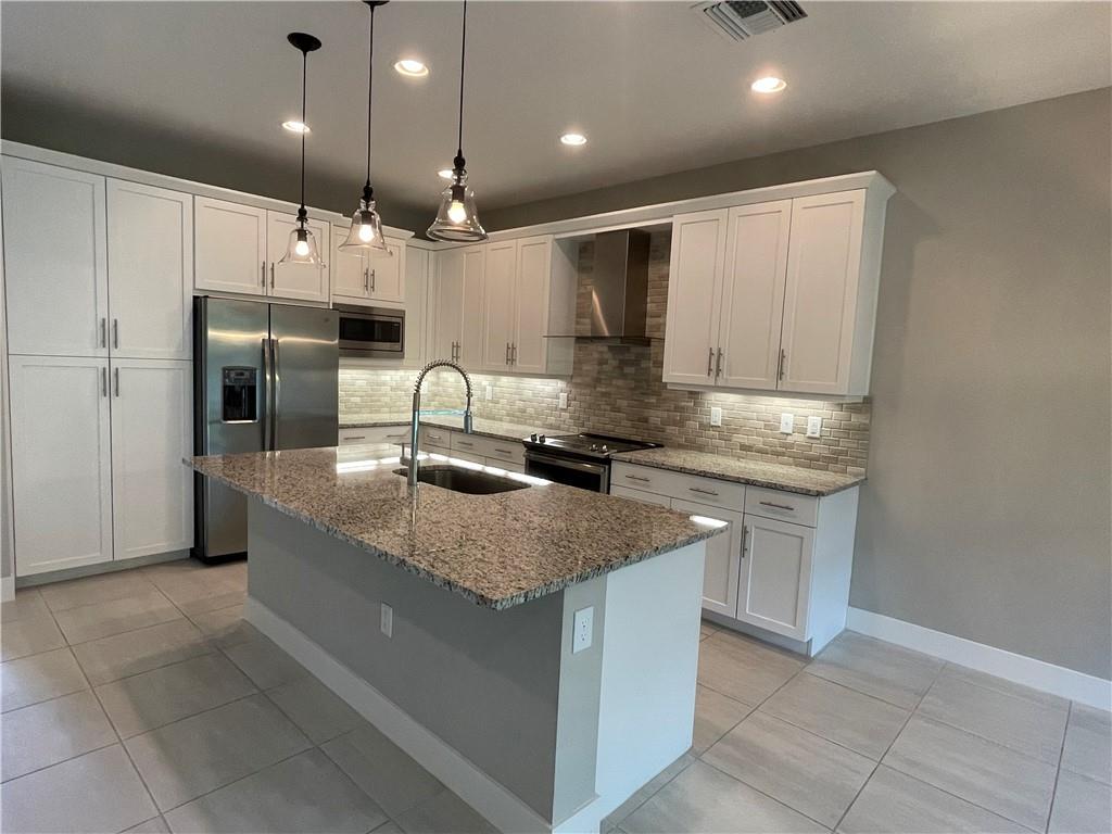 DAKOTA - Residential Lease