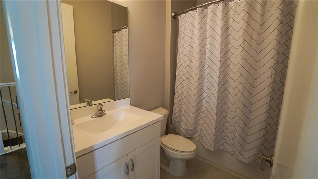 DAKOTA - Residential Lease