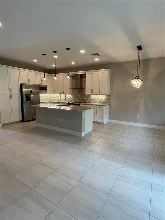 DAKOTA - Residential Lease