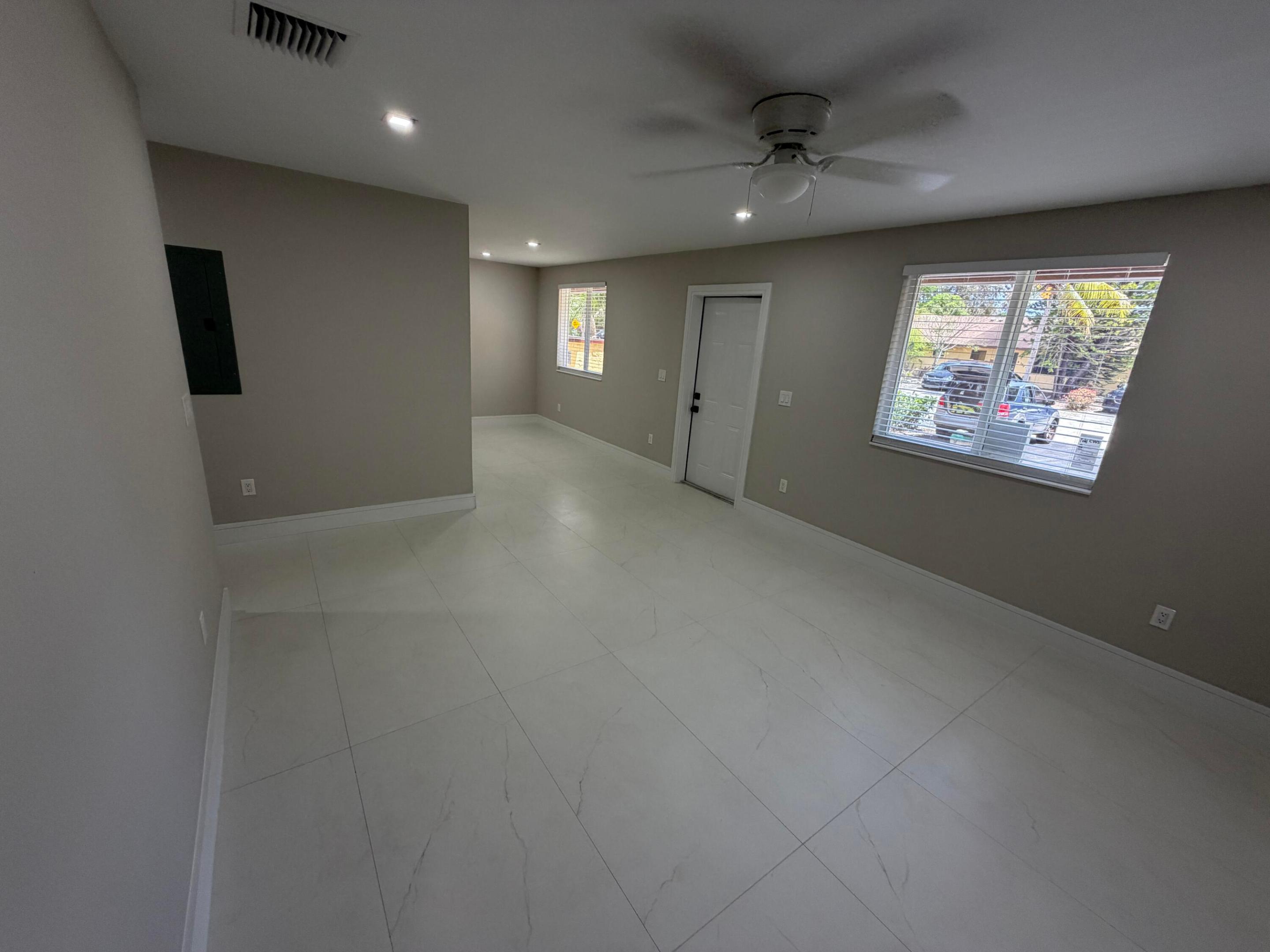 LAKE ISLAND - Residential