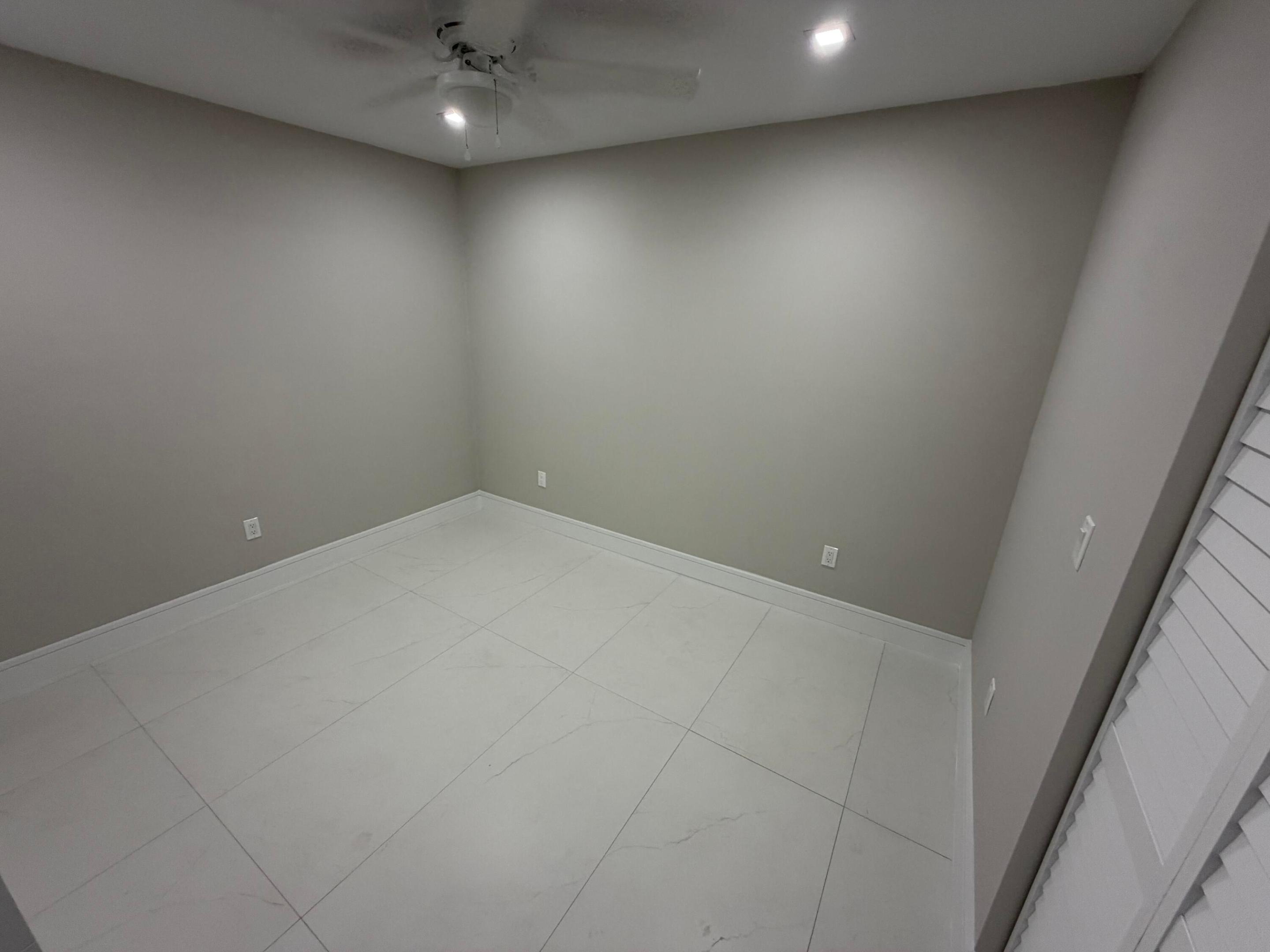 LAKE ISLAND - Residential