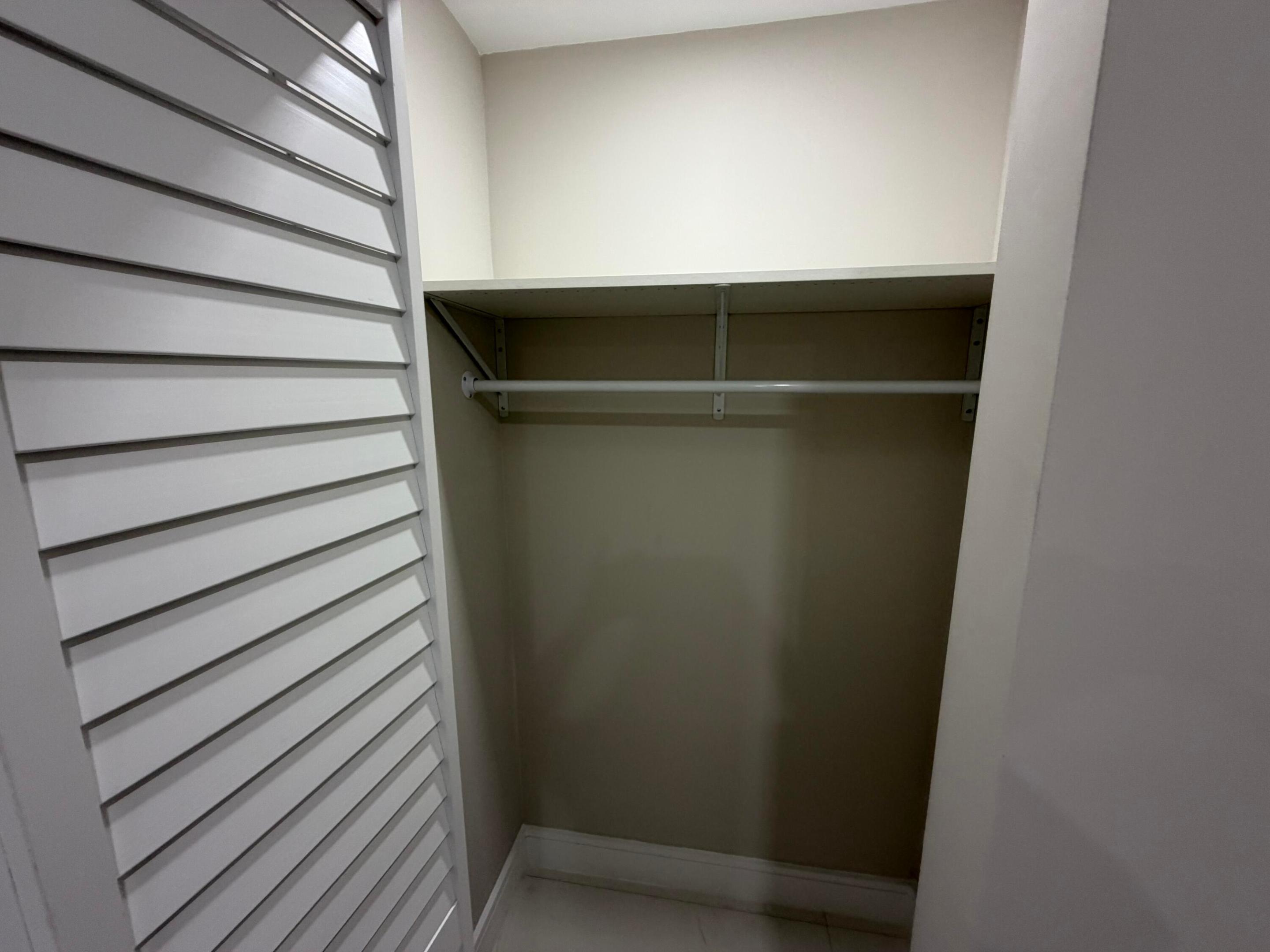 LAKE ISLAND - Residential