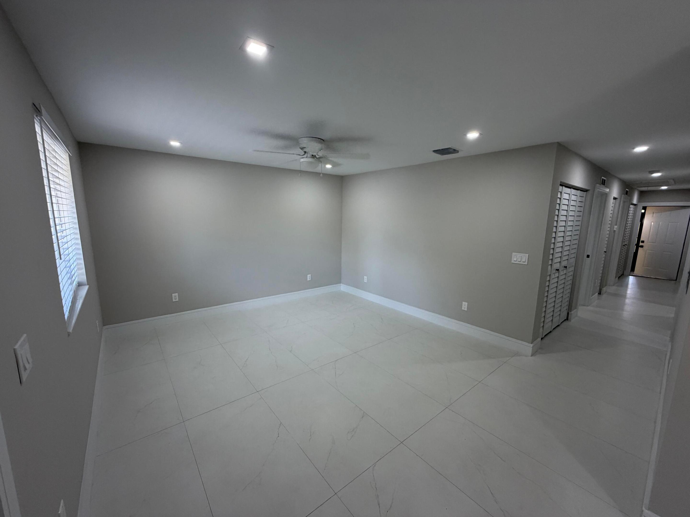 LAKE ISLAND - Residential