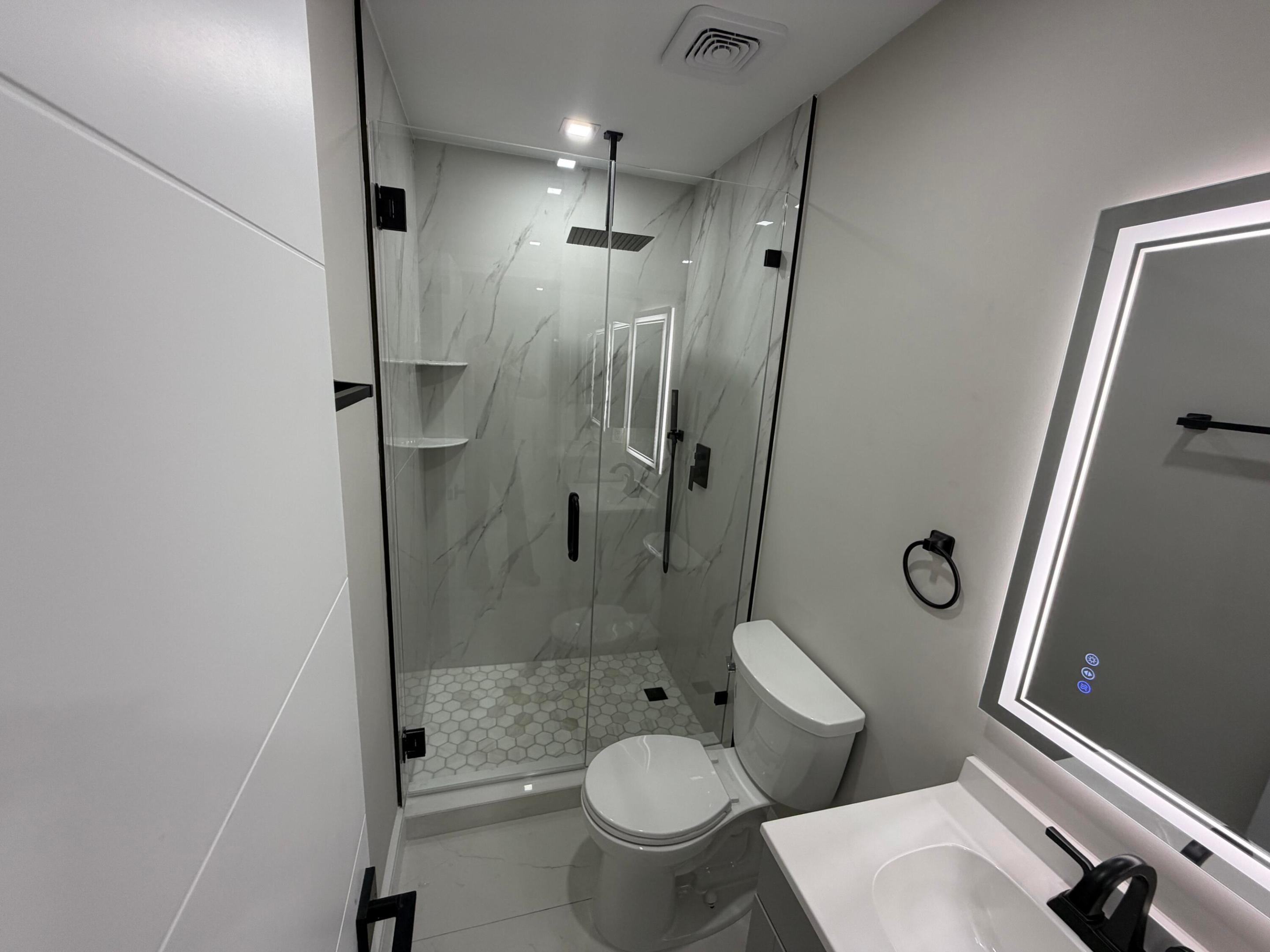 LAKE ISLAND - Residential