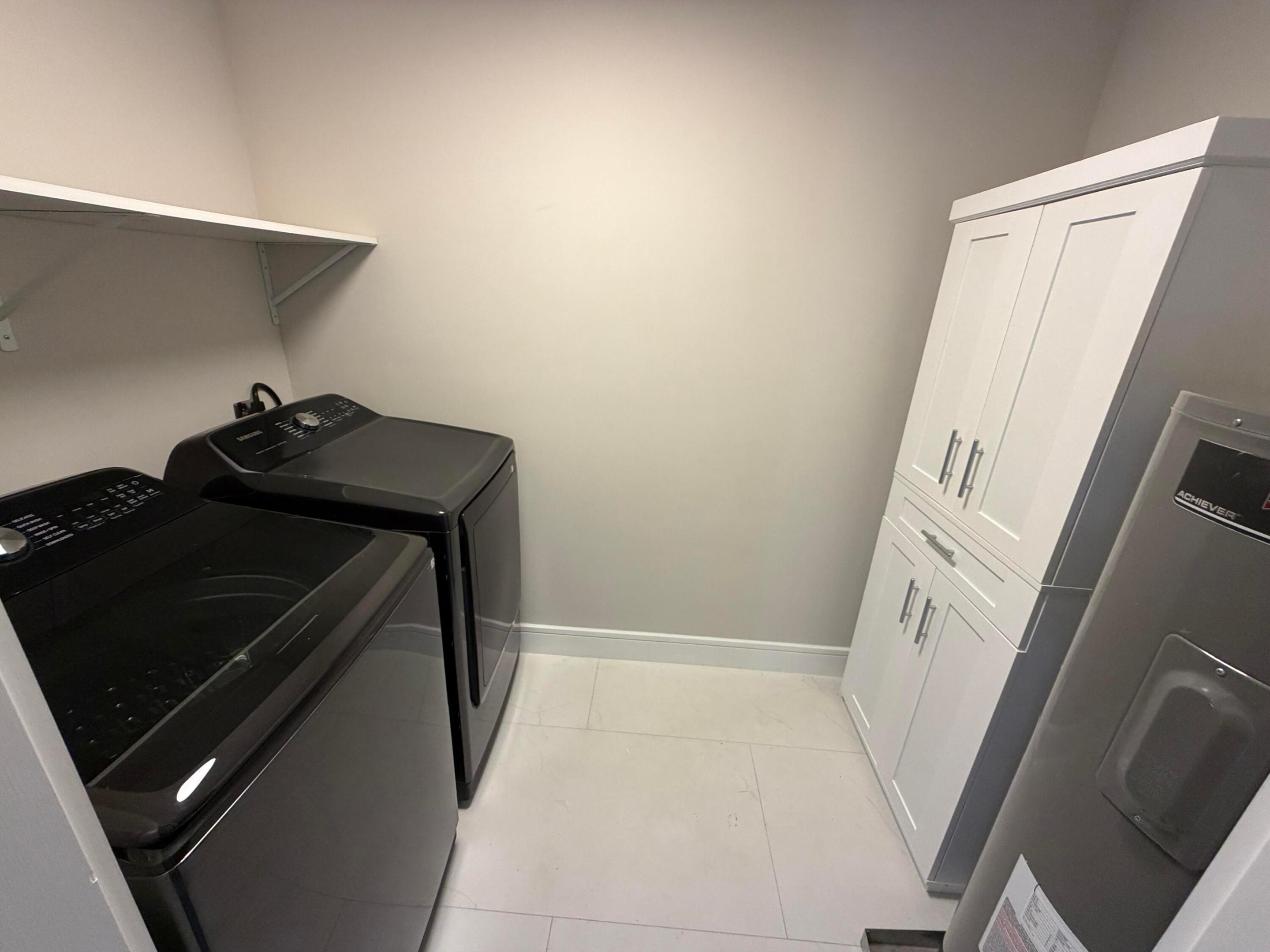 LAKE ISLAND - Residential