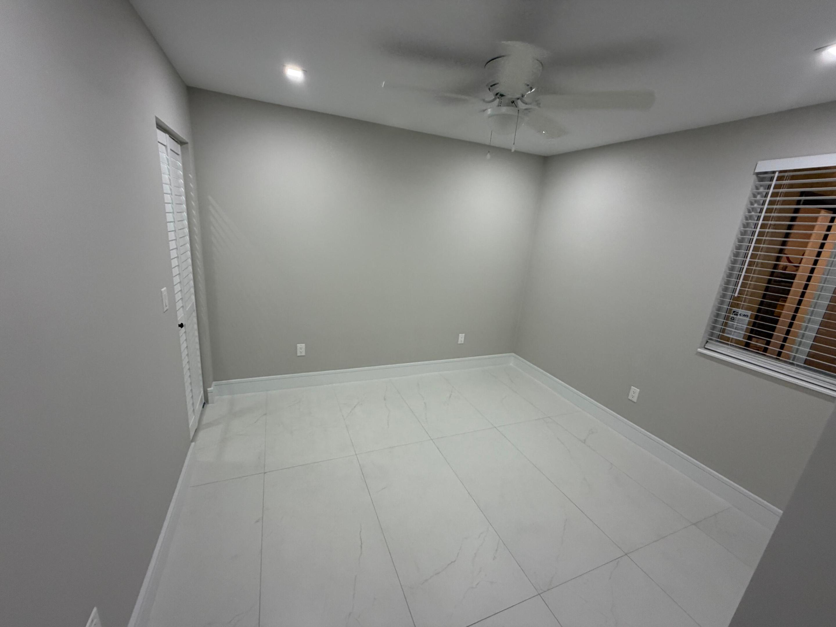 LAKE ISLAND - Residential