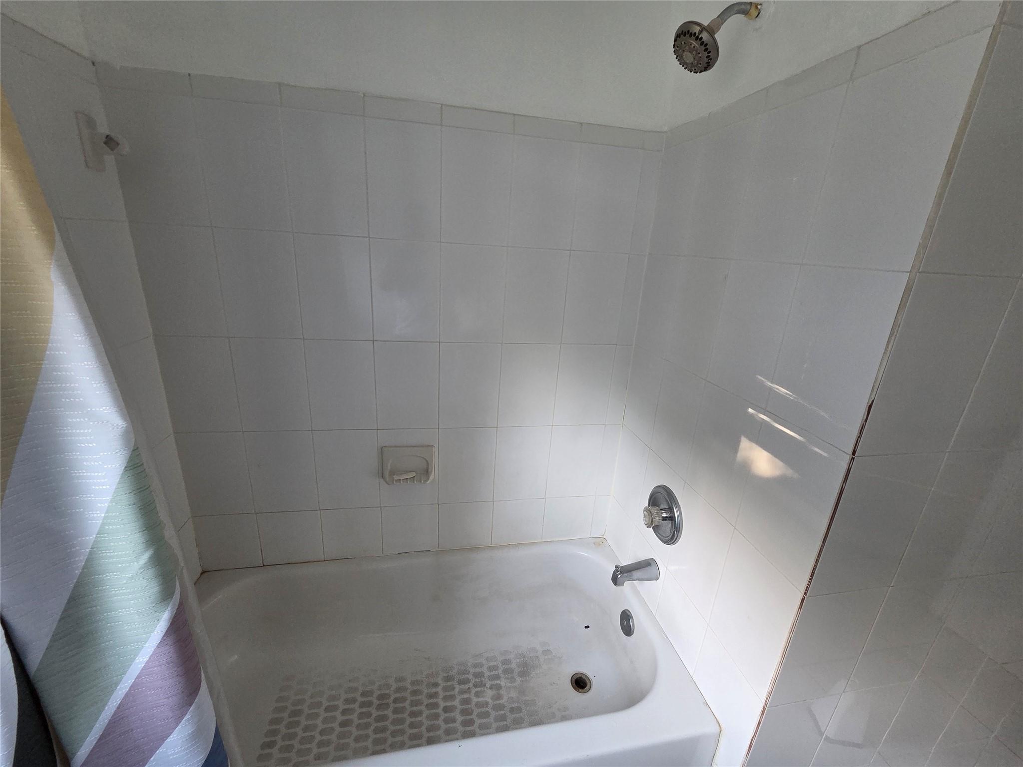 Sunshine Villas 66-49 B - Residential Lease