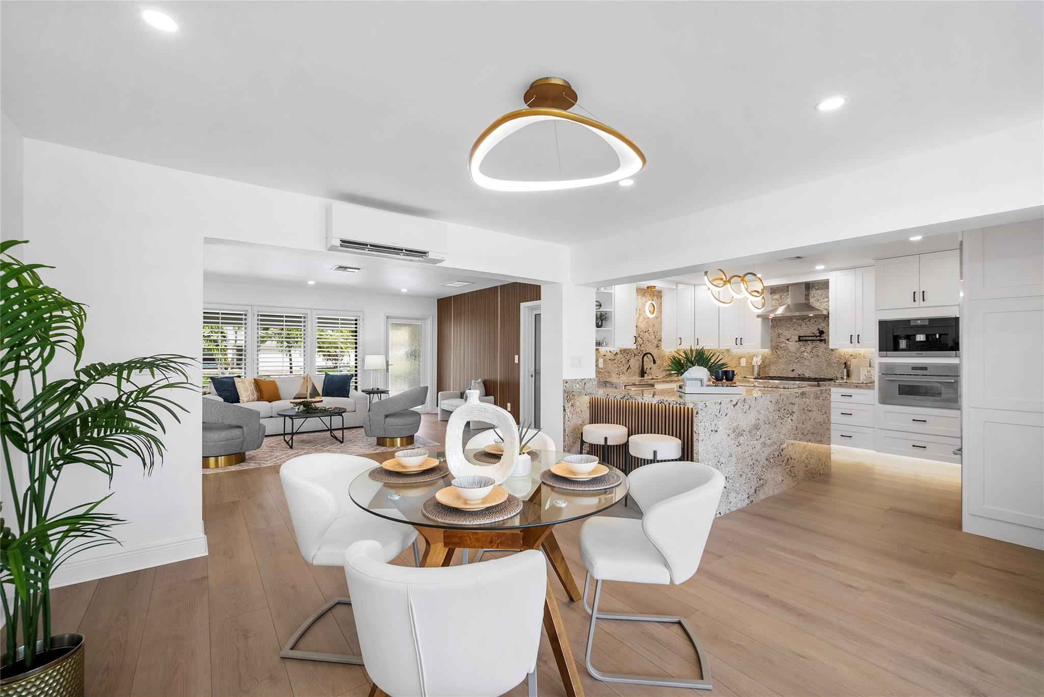 258 SE 3rd ter, Pompano Beach, FL, 33060/$1,349,900 8 258 SE 3rd ter