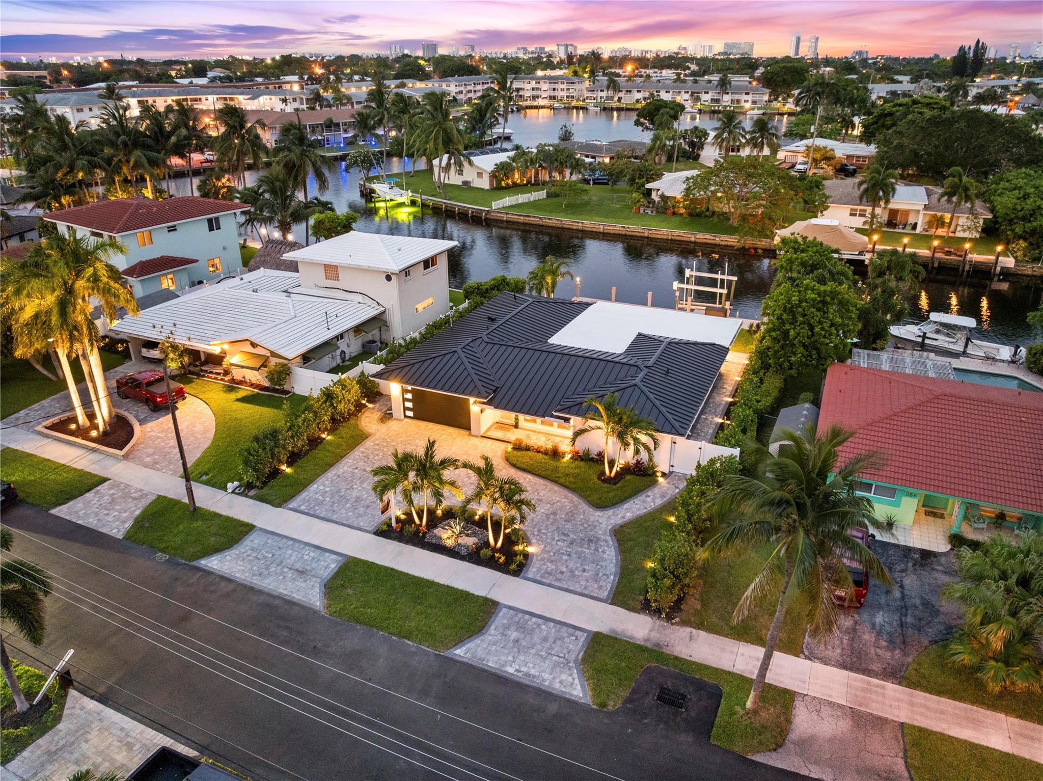 258 SE 3rd ter, Pompano Beach, FL, 33060/$1,349,900 7 258 SE 3rd ter