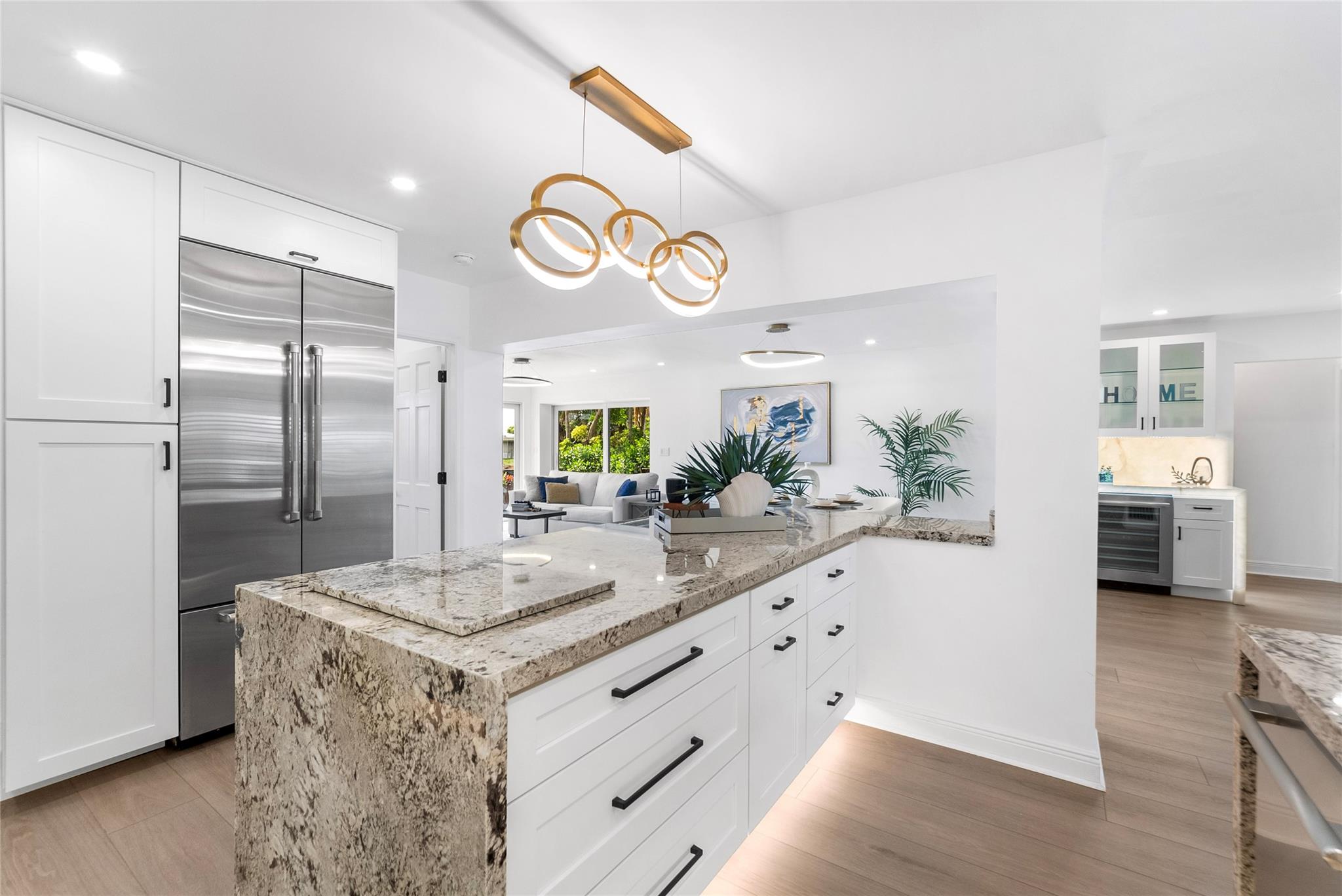 258 SE 3rd ter, Pompano Beach, FL, 33060/$1,349,900 9 258 SE 3rd ter