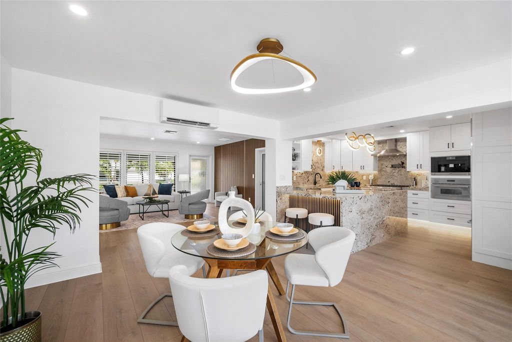 Photo of 258 SE 3rd Terrace, Pompano Beach, FL 33060 (MLS # F10523537)