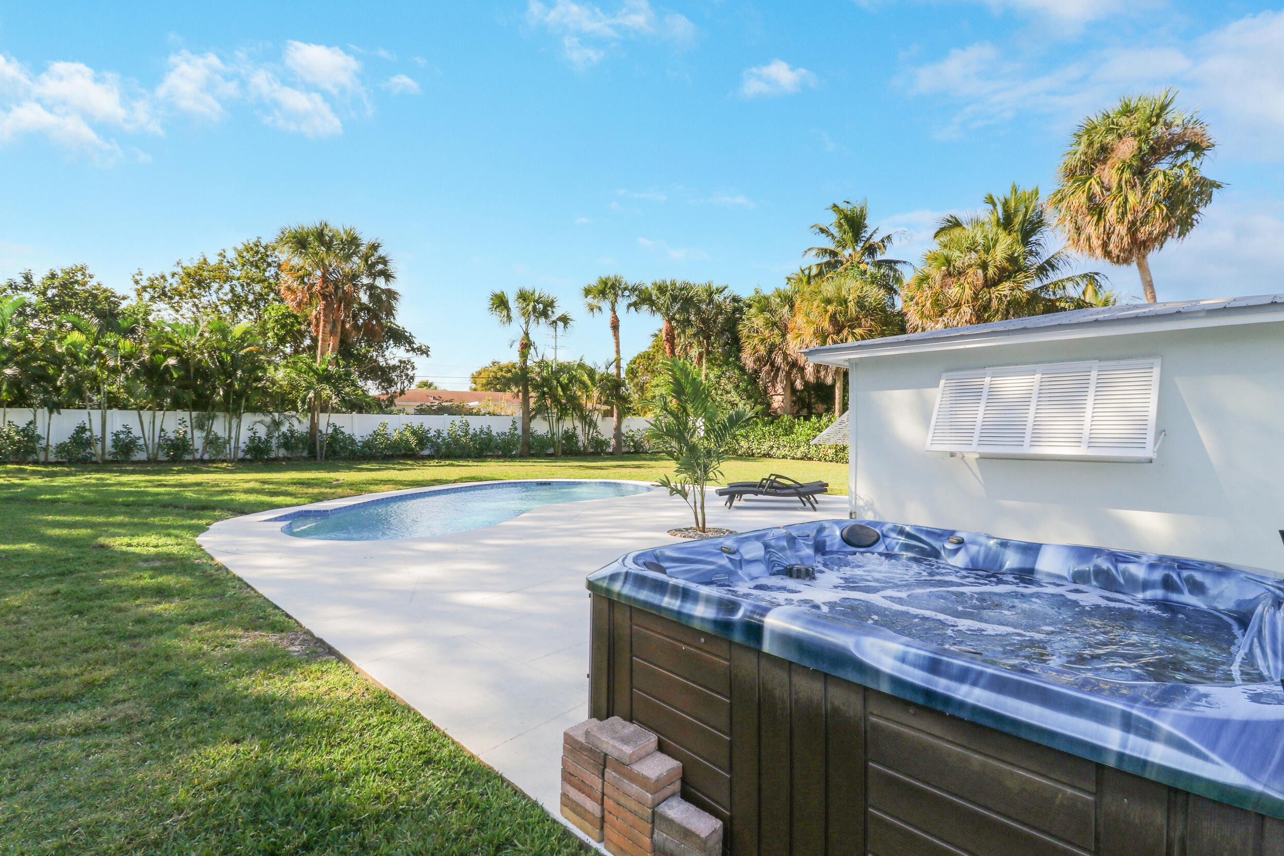 North Palm Beach Village - Residential Lease