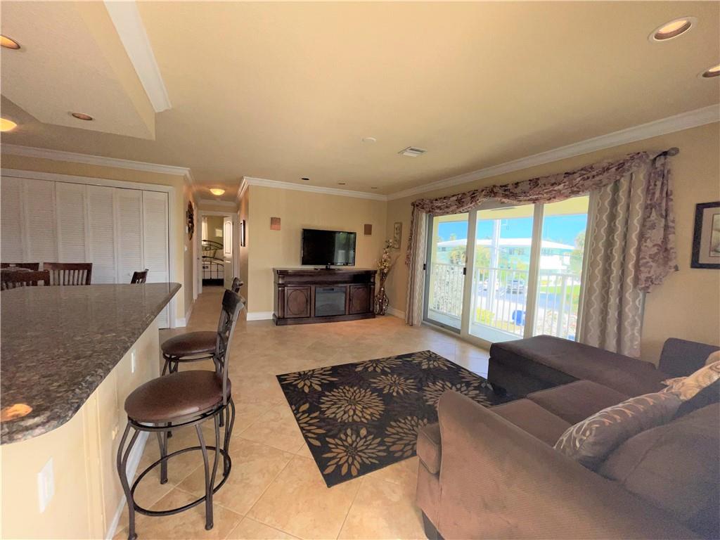 SANTA BARBARA SHORES - Residential