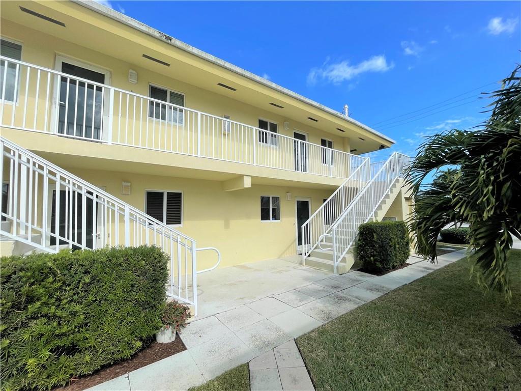 SANTA BARBARA SHORES - Residential