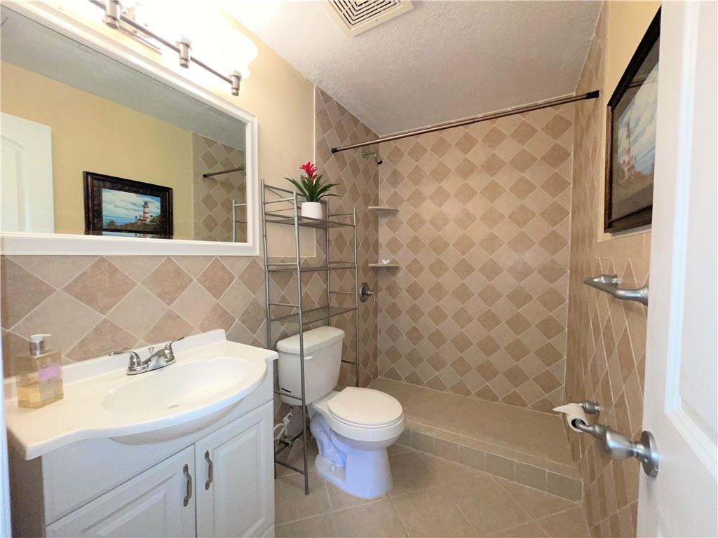 SANTA BARBARA SHORES - Residential
