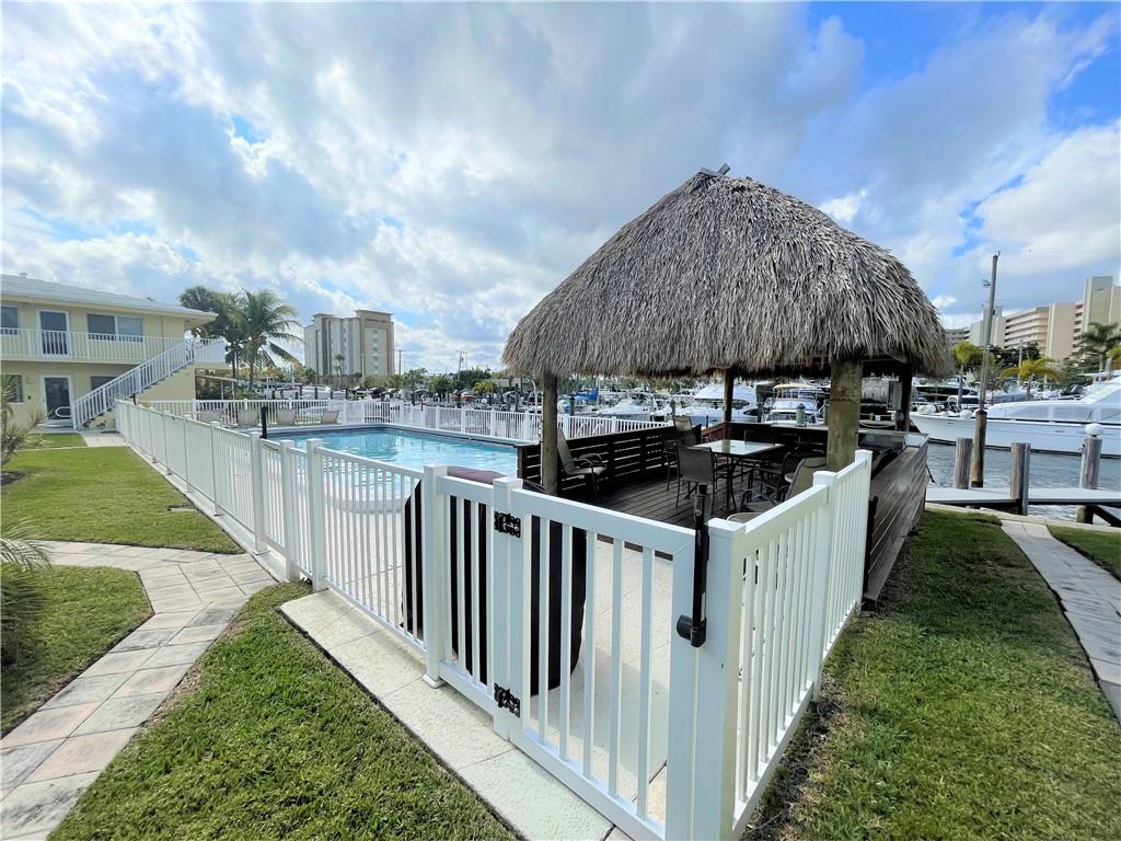 SANTA BARBARA SHORES - Residential