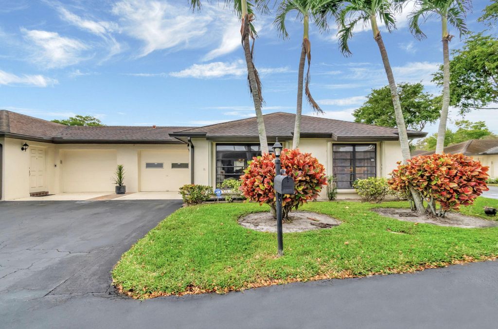 Photo of 4660 Greentree Place #105b, Boynton Beach, FL 33436 (MLS # B26017309)