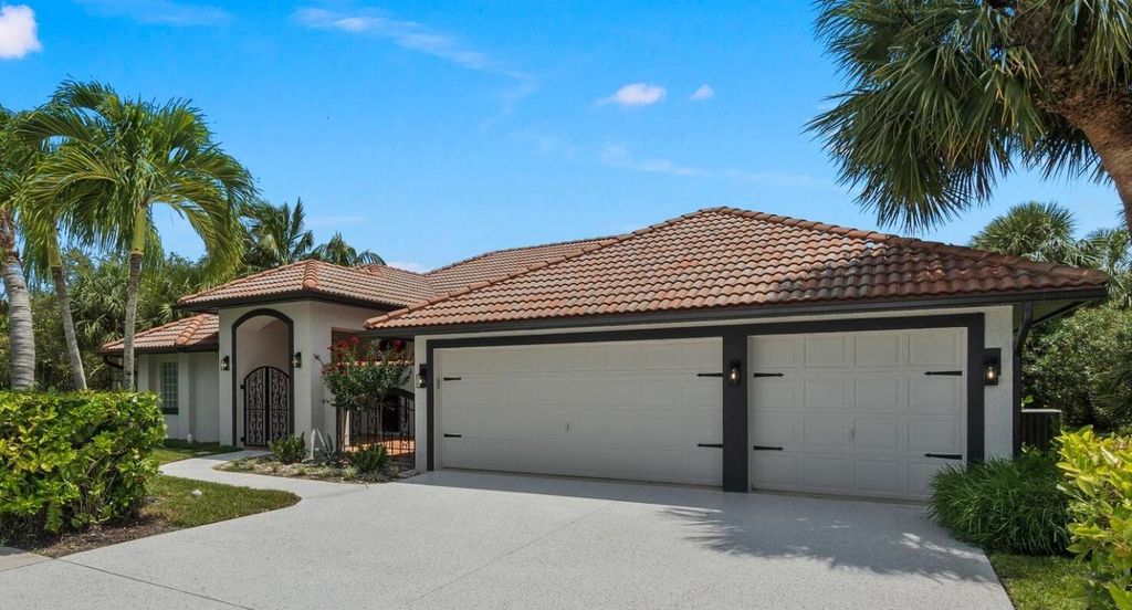 Photo of 1713 Coconut Drive, Fort Pierce, FL 34949 (MLS # R10911230)