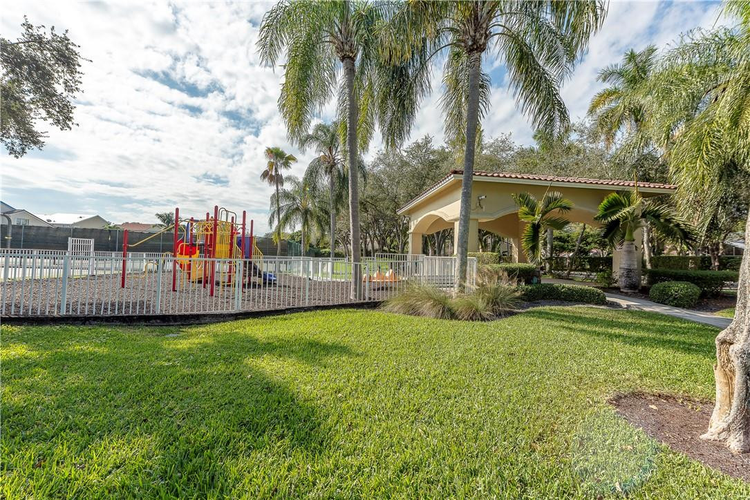 Banyan Oakridge 157-44 B - Residential