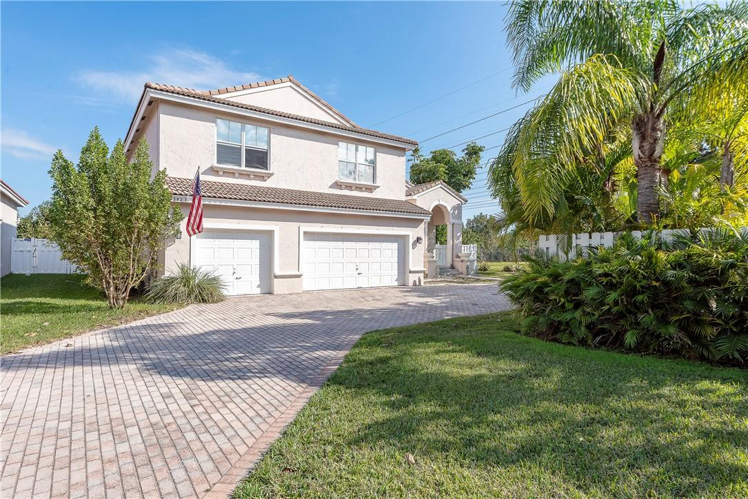 Banyan Oakridge 157-44 B - Residential