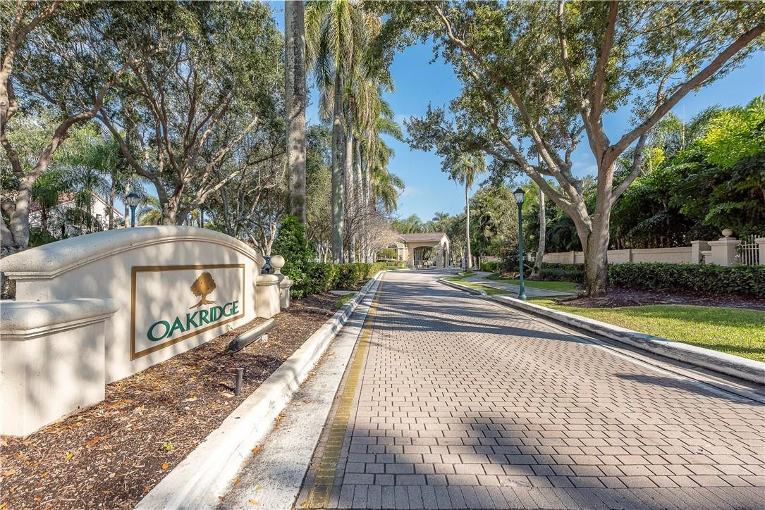 Banyan Oakridge 157-44 B - Residential