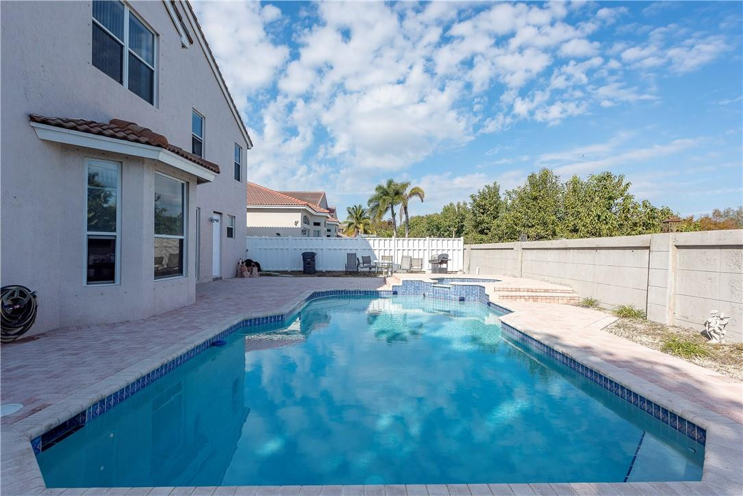 Banyan Oakridge 157-44 B - Residential