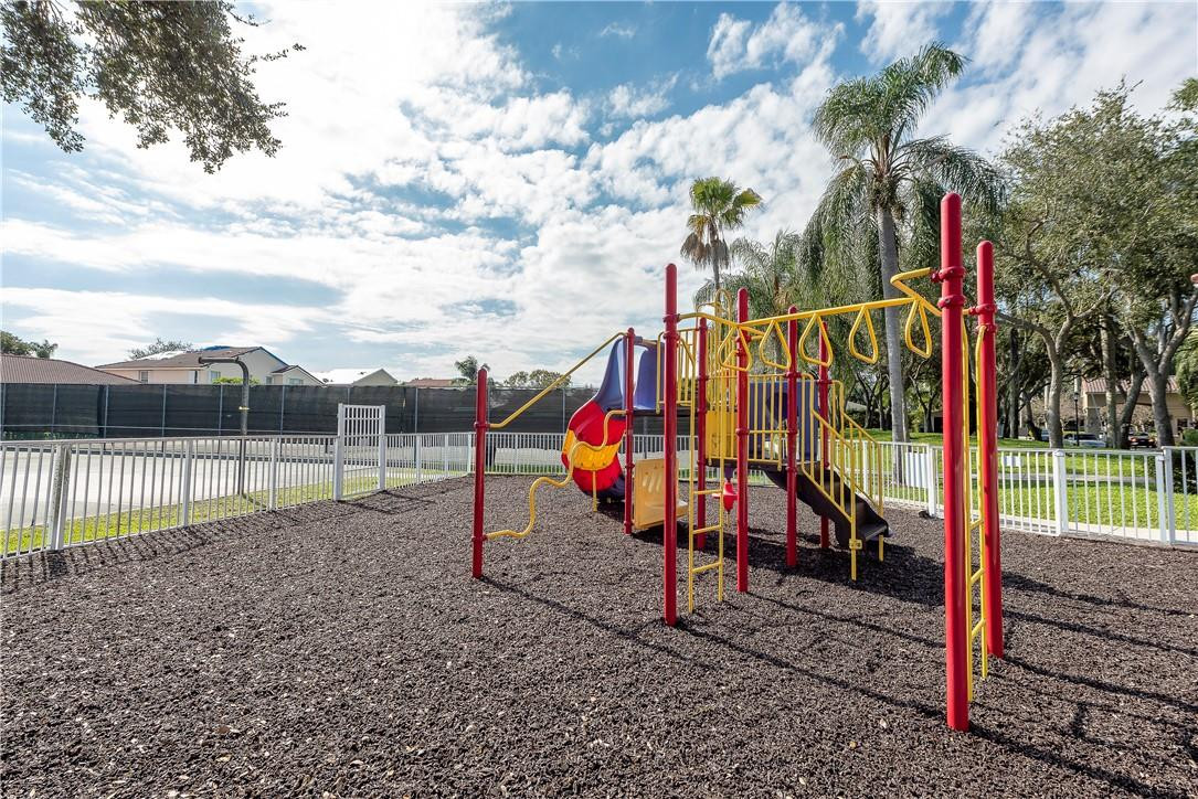 Banyan Oakridge 157-44 B - Residential