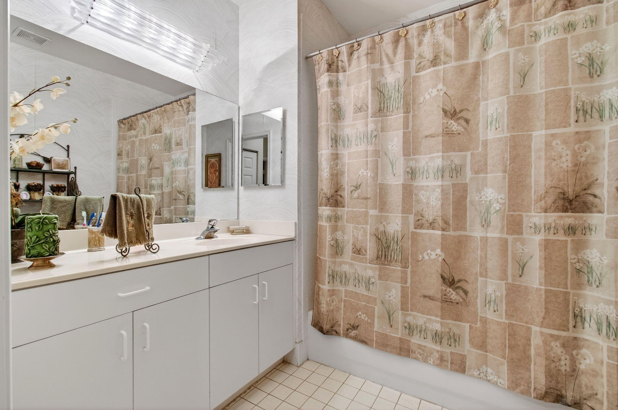 CORAL LAKES/CRYSTAL POINTE - Residential