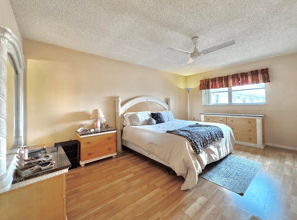 VILLAGE ROYALE - Residential