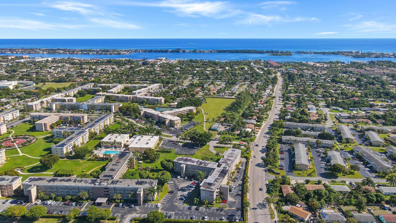 VILLAGE ROYALE - Residential