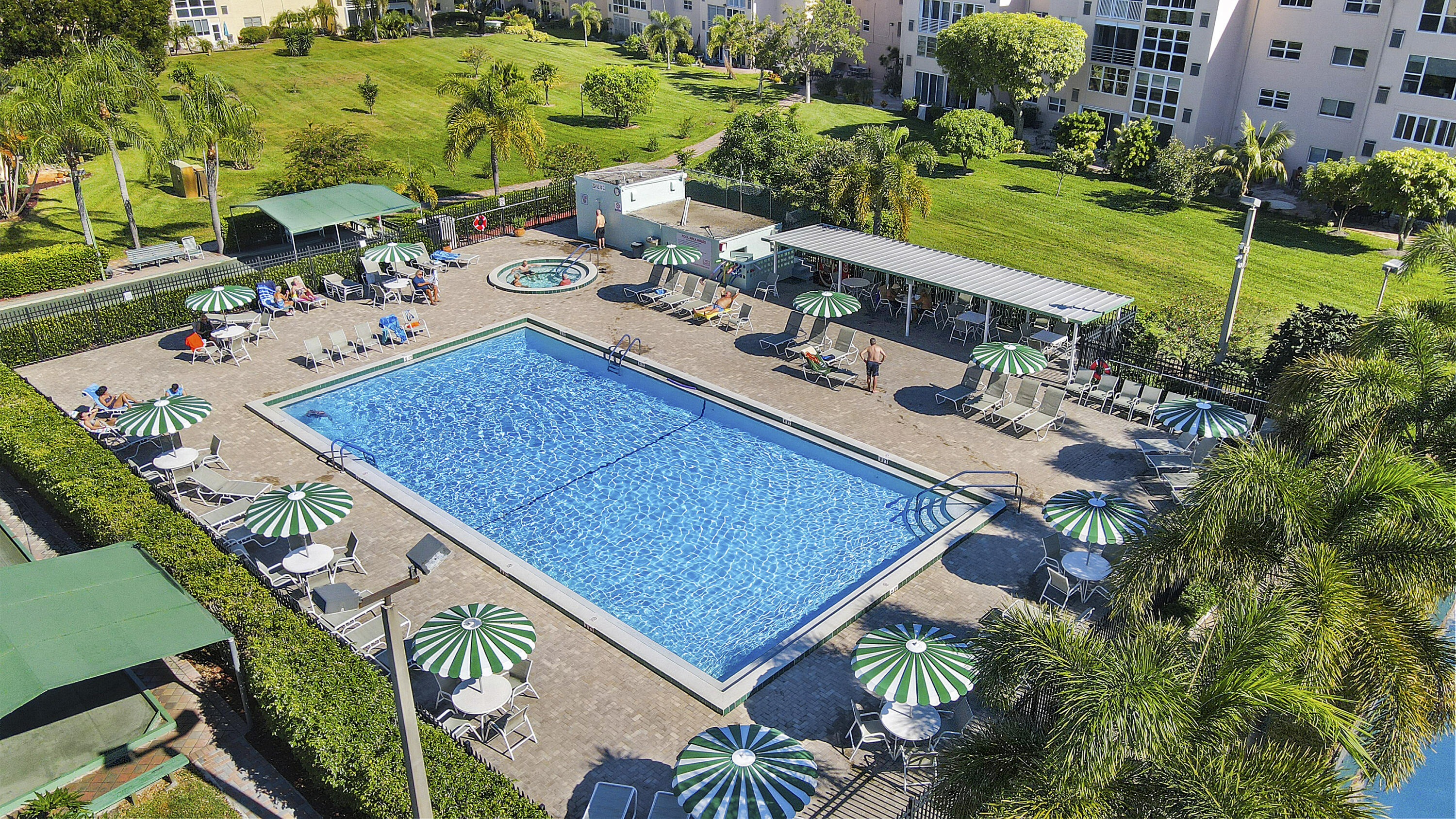 VILLAGE ROYALE - Residential