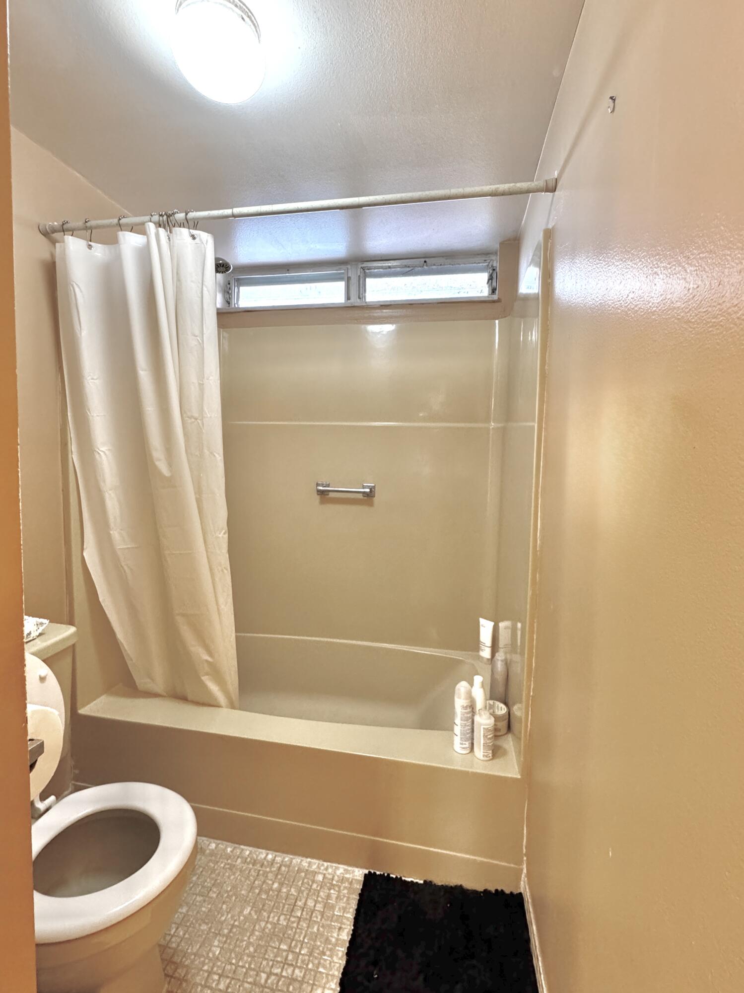 VILLAGE ROYALE - Residential