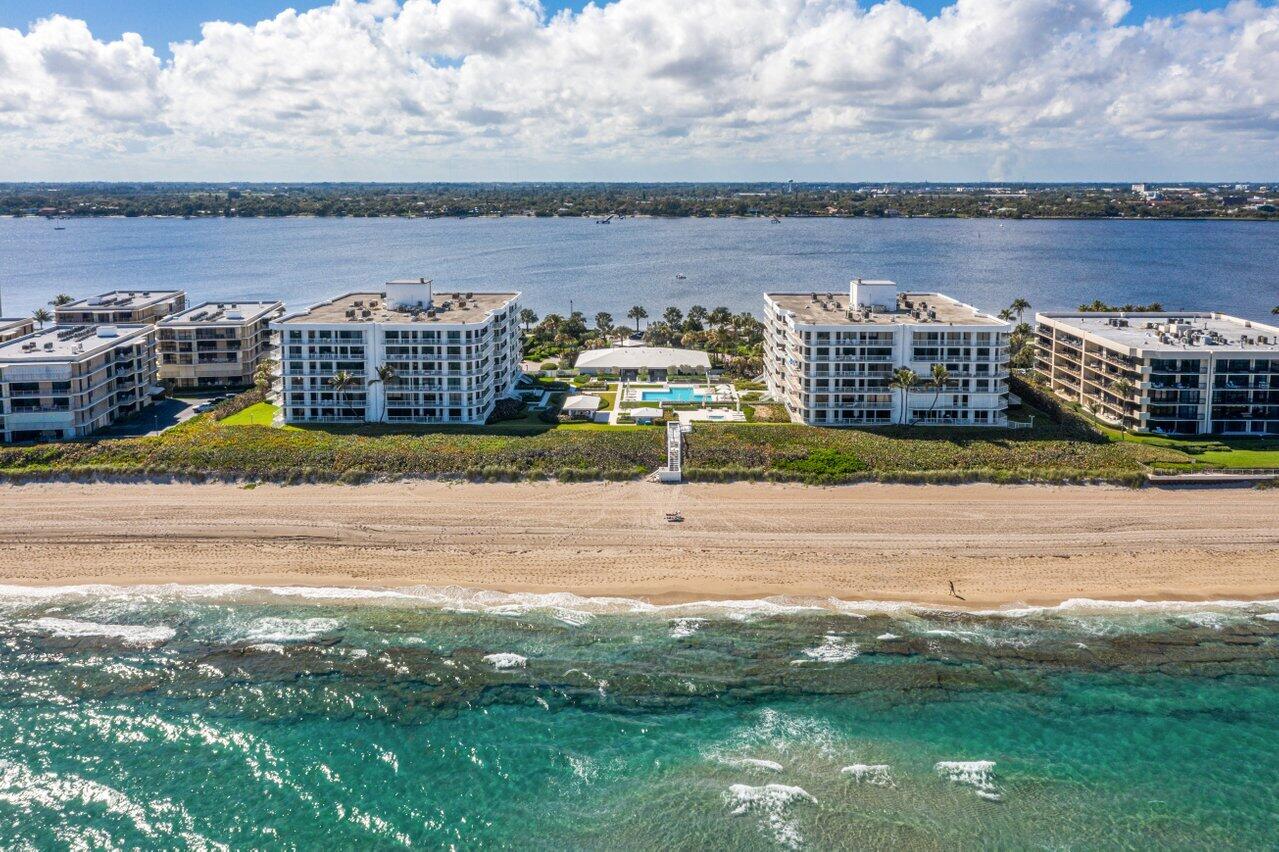 ENCLAVE OF PALM BEACH COND DECL FILED 2-12-85 IN - Residential