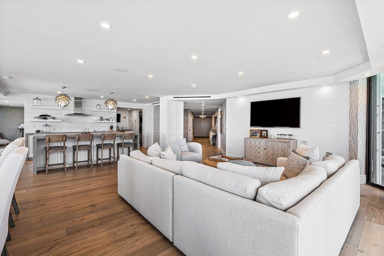 ENCLAVE OF PALM BEACH CON - Residential