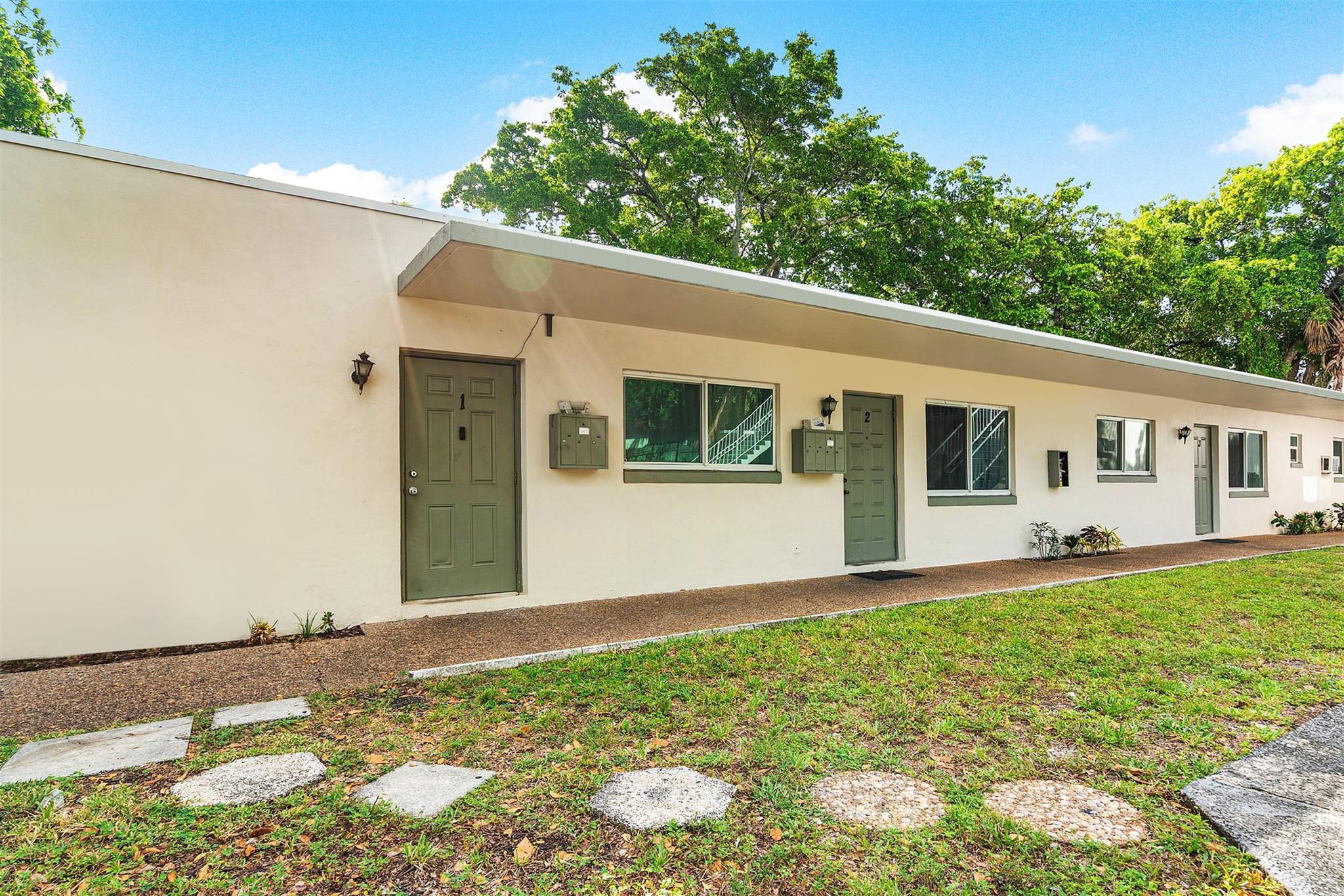 620 SW 7th St 1-7