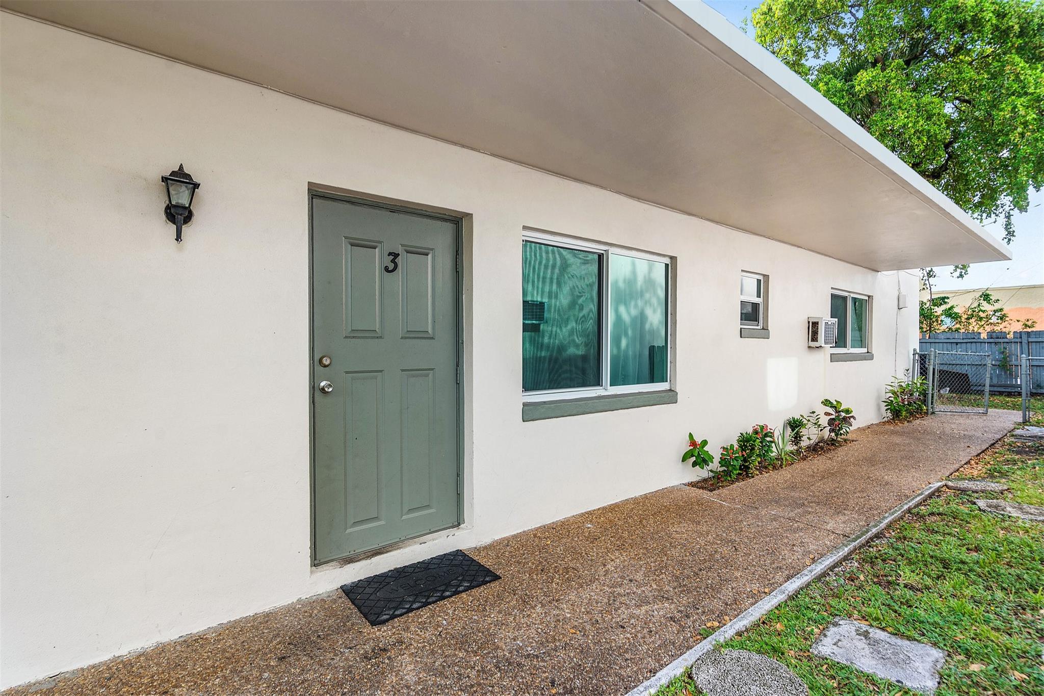 620 SW 7th St 1-7