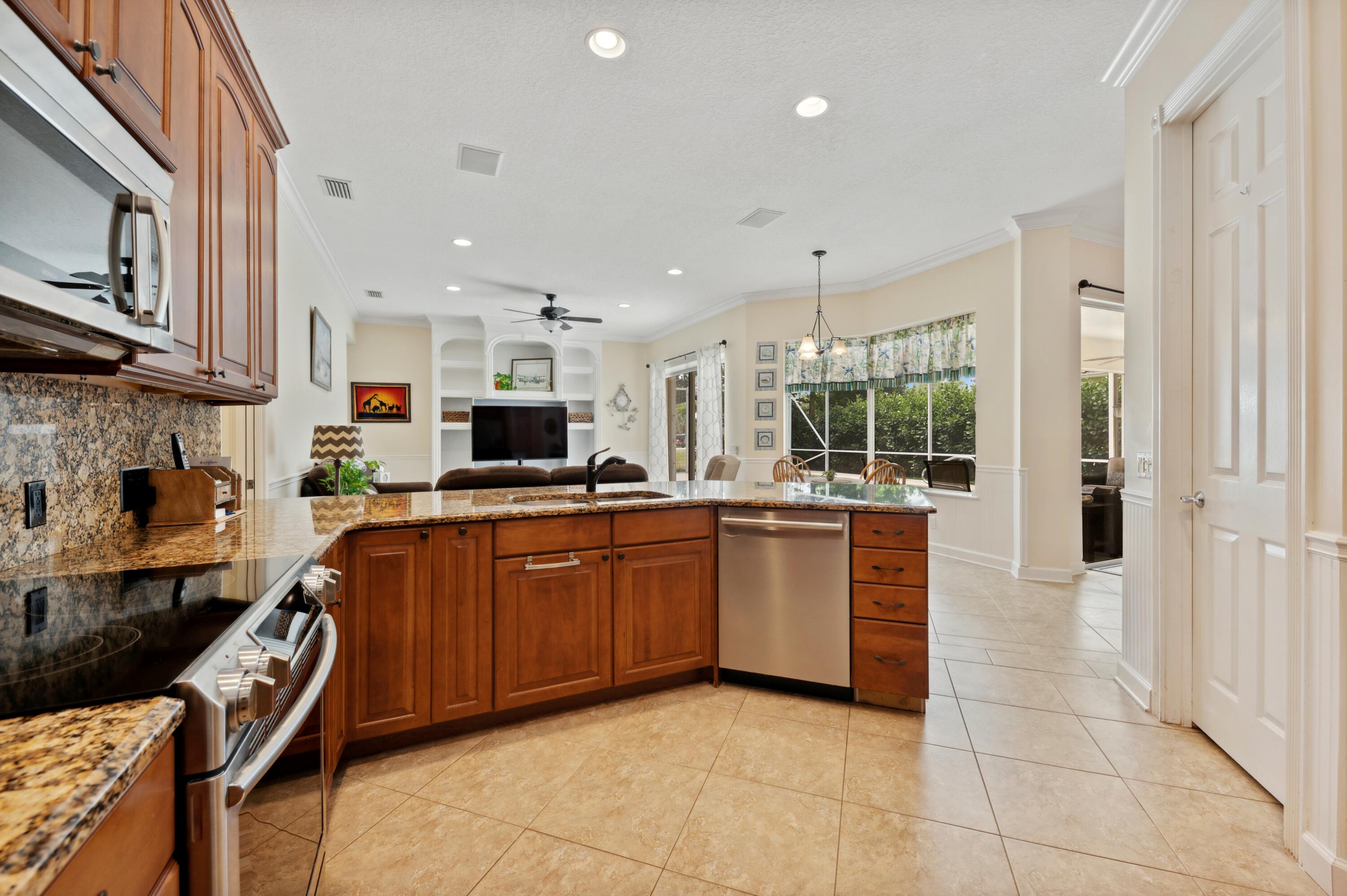 RIVERWALK - Residential