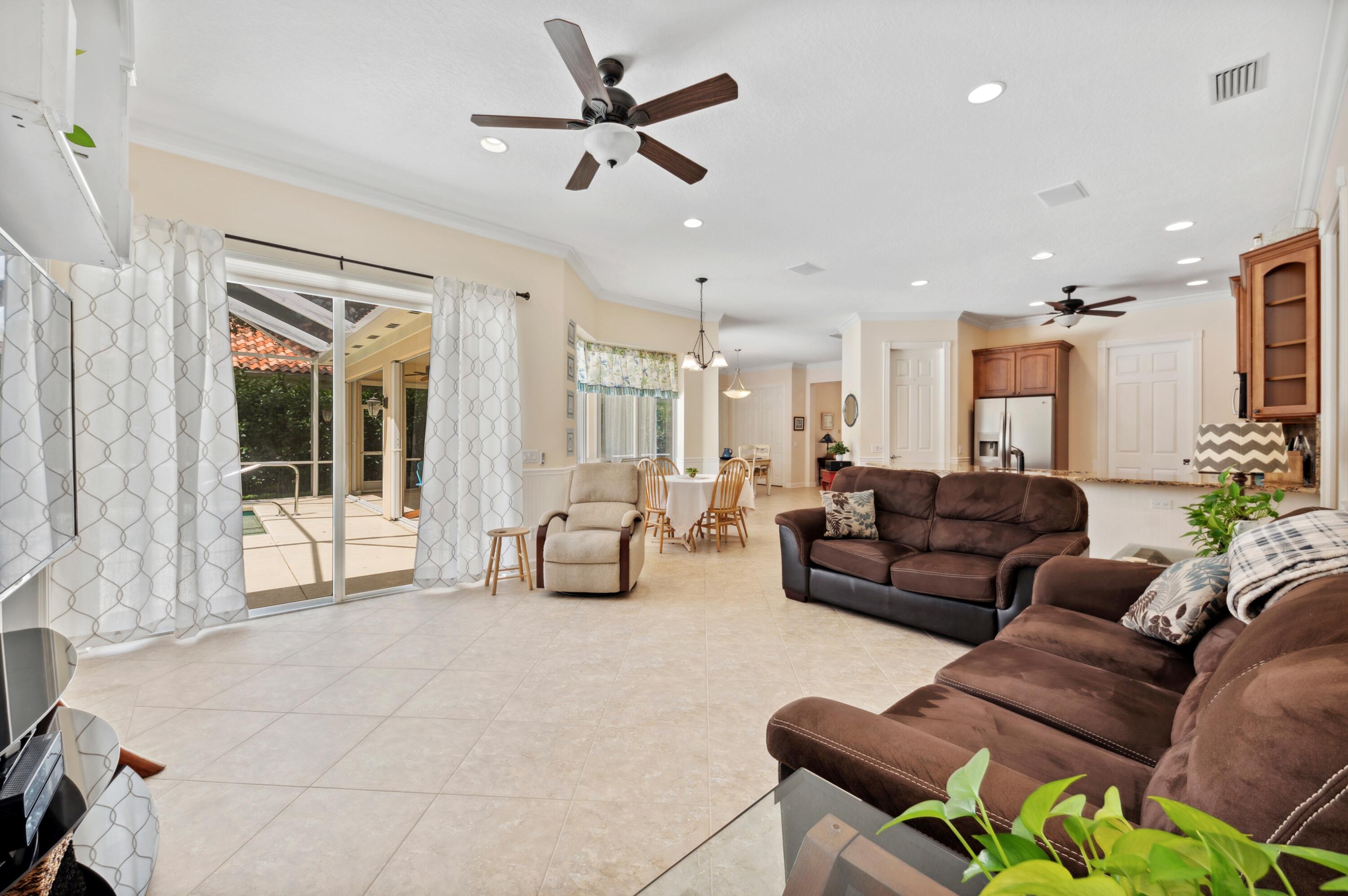 RIVERWALK - Residential