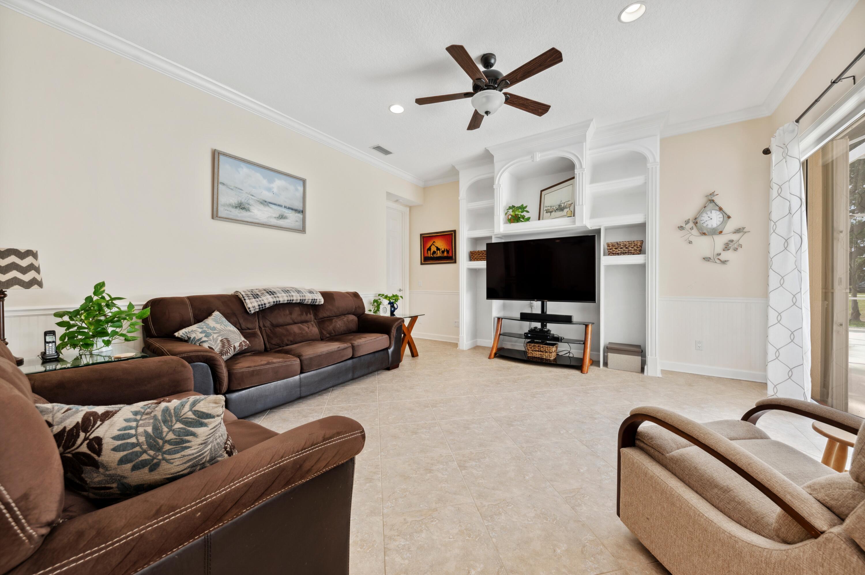 RIVERWALK - Residential