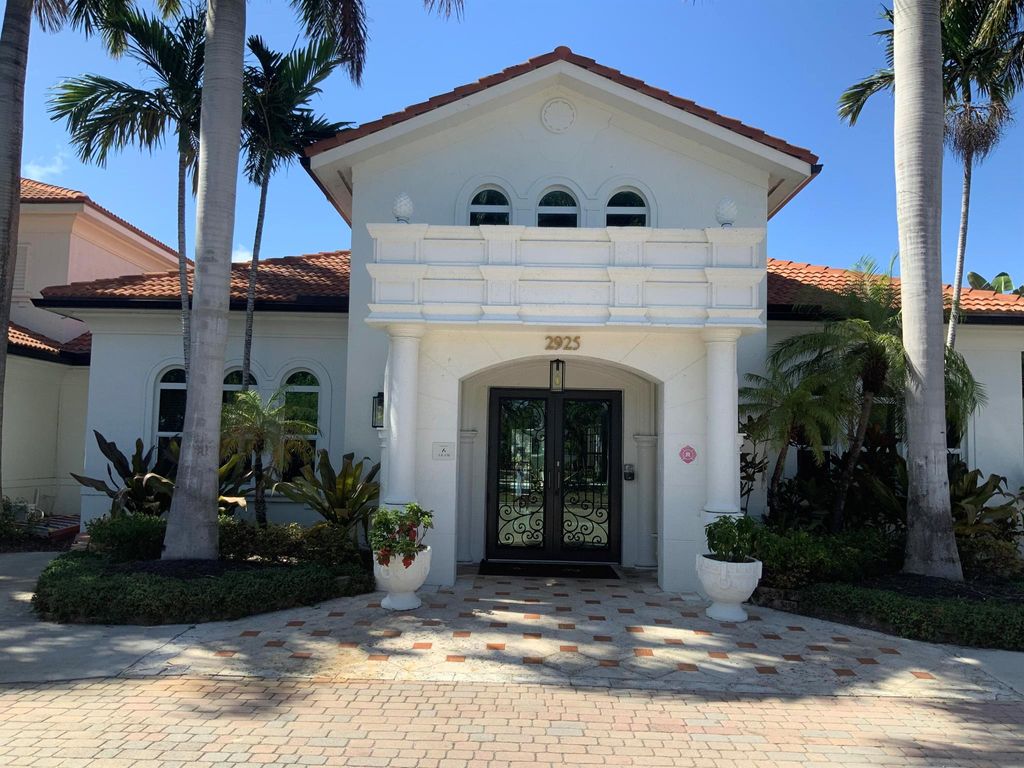 Photo of 1304 Villa Circle #1304, Boynton Beach, FL 33435 (MLS # R11079210)