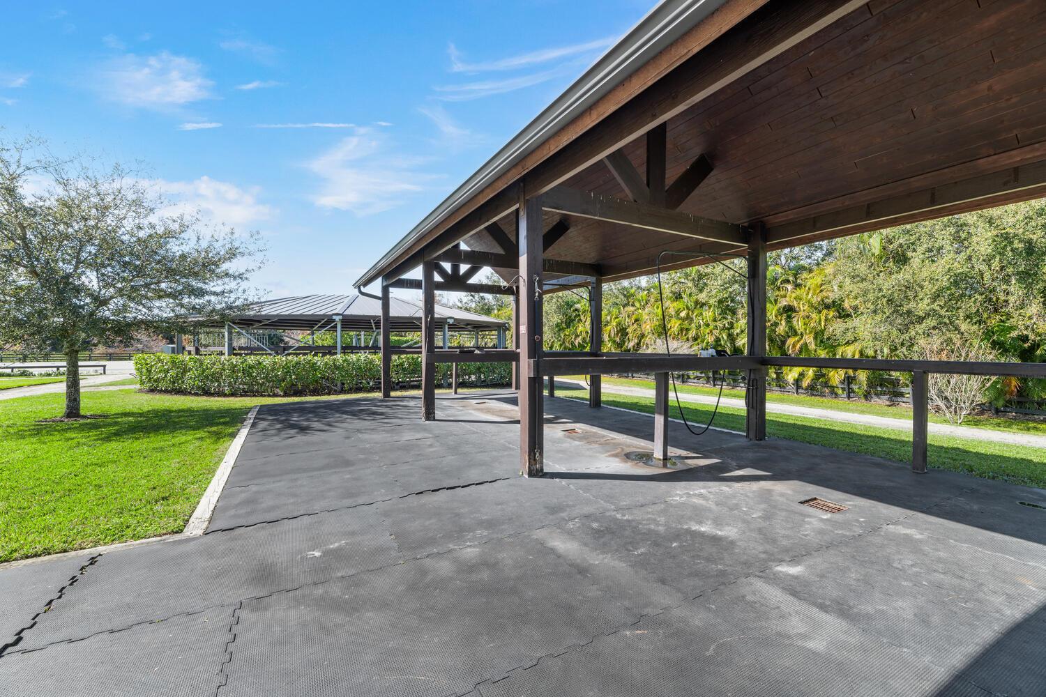 PALM BEACH POINT EAST - Residential