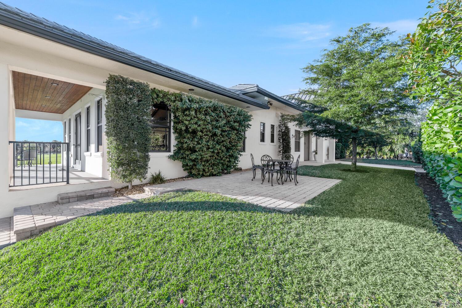 PALM BEACH POINT EAST - Residential