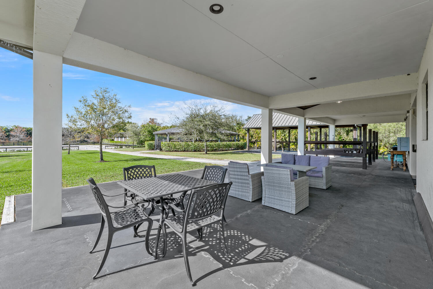 PALM BEACH POINT EAST - Residential