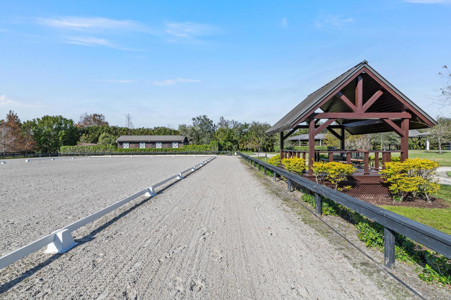 PALM BEACH POINT EAST - Residential