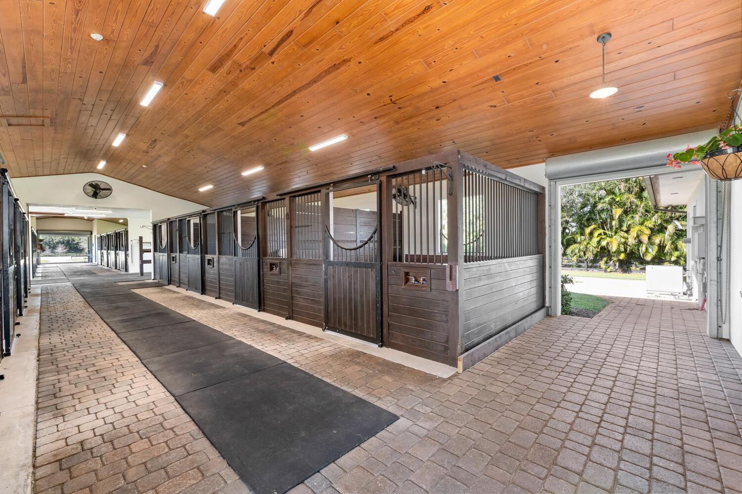 PALM BEACH POINT EAST - Residential